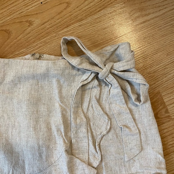 ‼️SOLD‼️ Beige wrap skirt - Picture 2 of 4
